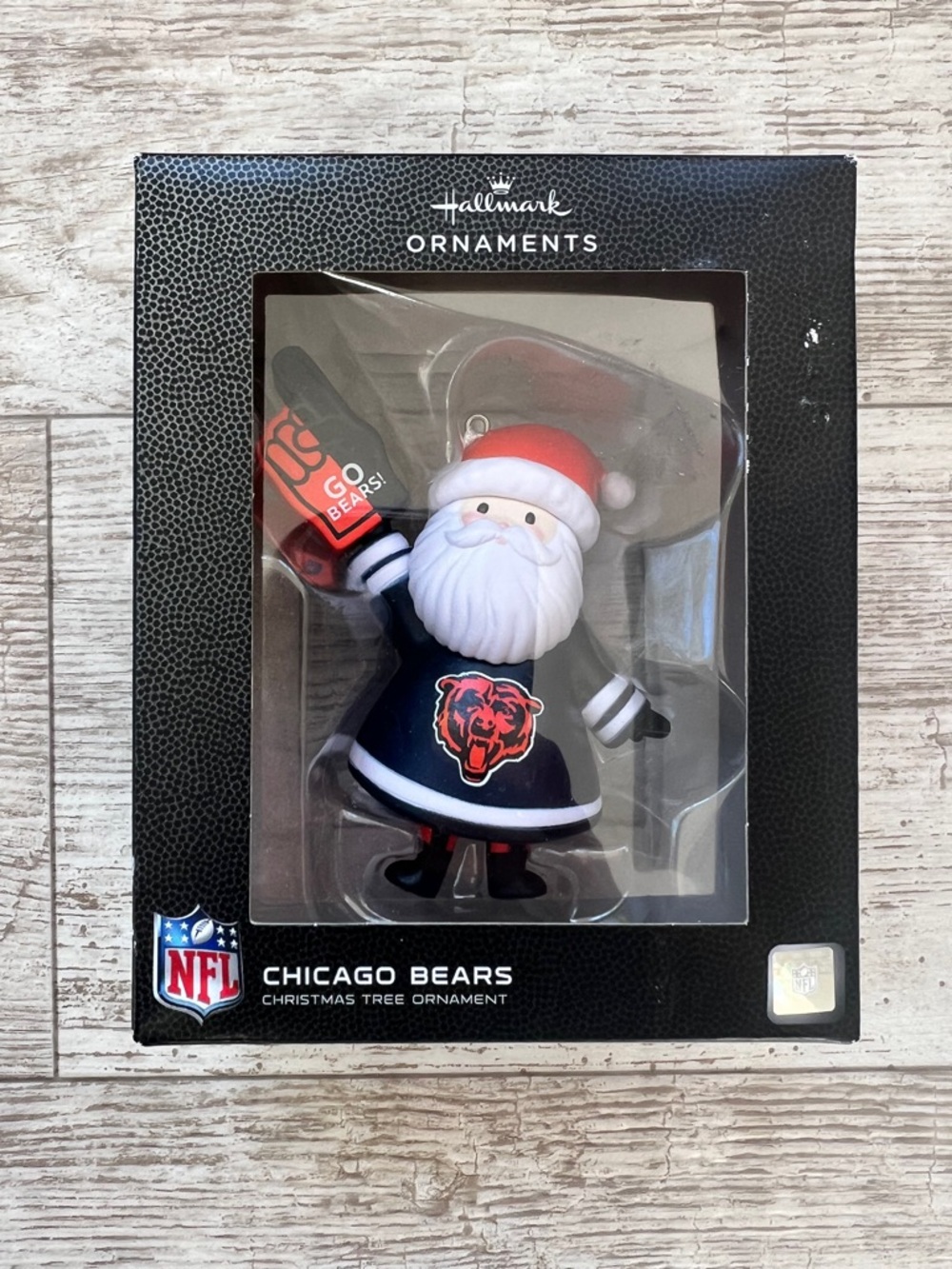 2025 Hallmark Chicago Bears
Santa Fan NFL Christmas
Ornament NIB